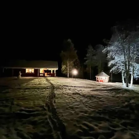 Moekki Luonnon Keskellae. Chalet *